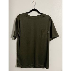 Vuori Men's Tradewind Performance Tee size Large green